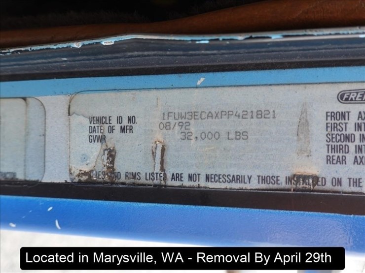 1993-freightliner-fld112-image-22