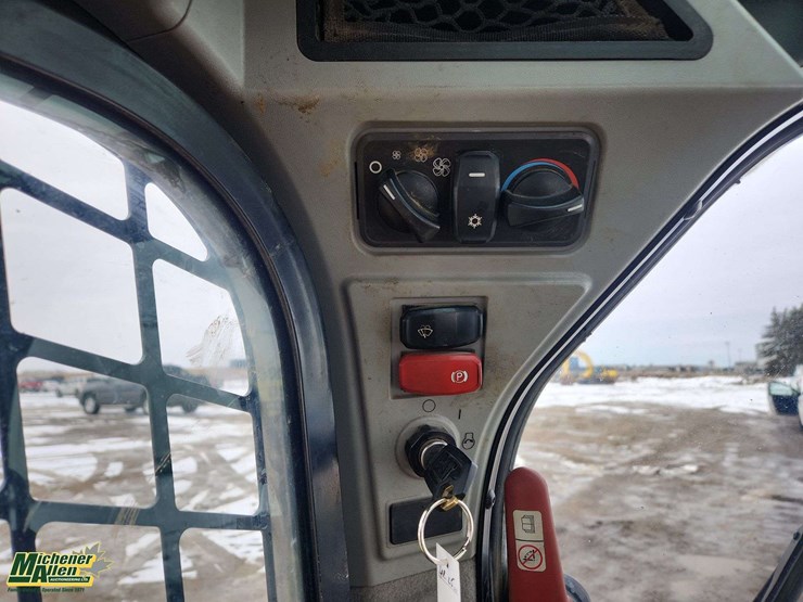 caterpillar-262d3-image-10