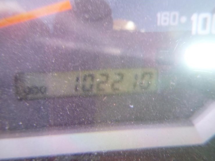 2016-isuzu-nqr-image-19