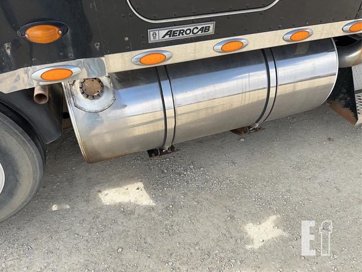 2005-kenworth-t800-image-29