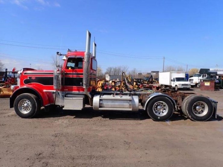 2014-peterbilt-389-image-8