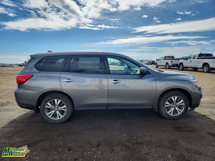 2020-nissan-pathfinder-image-8