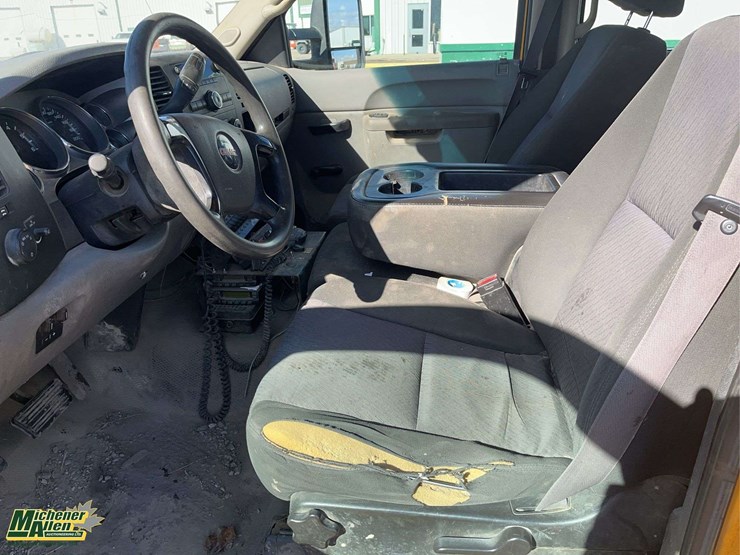 2011-gmc-sierra-2500hd-image-14