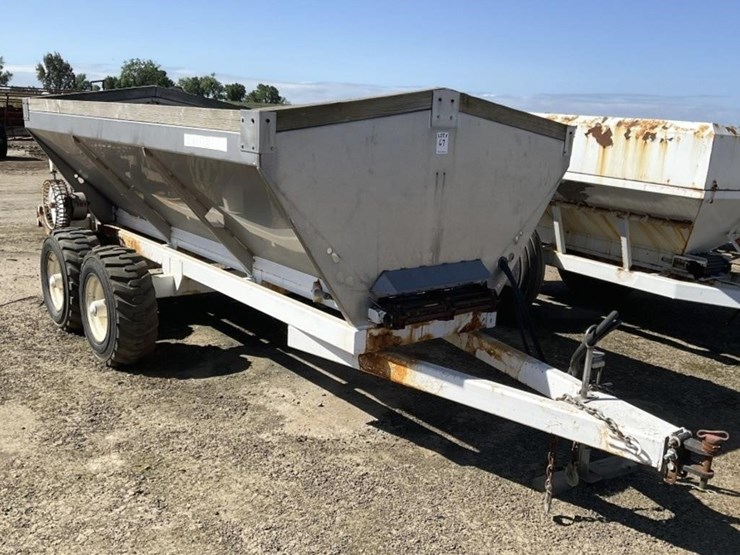 s&a-transpread-12'x7'-s.s.-pull-fert.-spreader-image-1