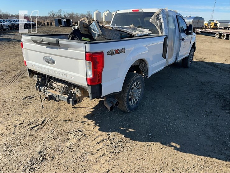 2018-ford-f350-image-11
