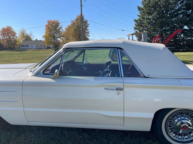 1965-ford-thunderbird-image-43