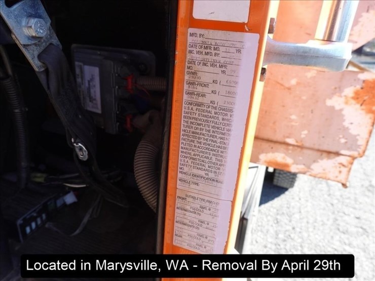 2000-freightliner-fld120-image-26