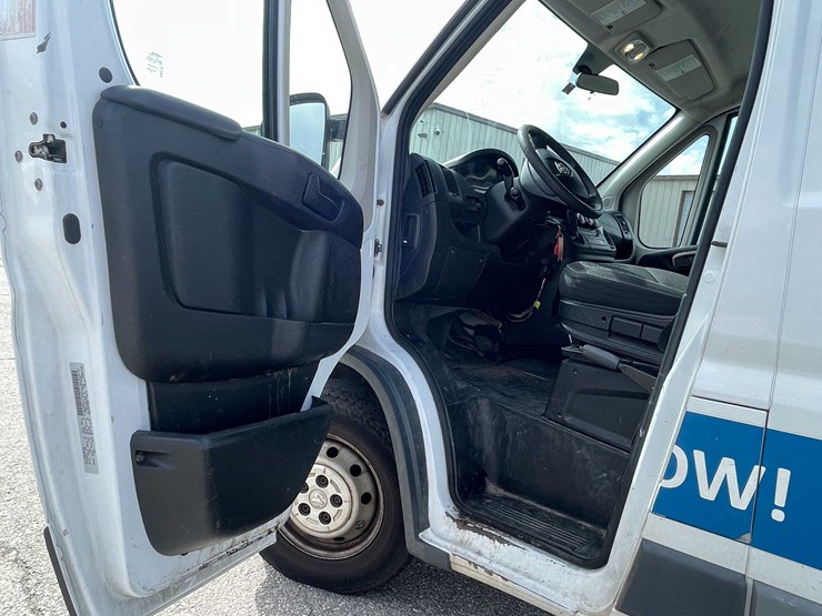 #206-•-2016-white-ram-van-(has-wi-title)-(neenah,-wi)-image-43