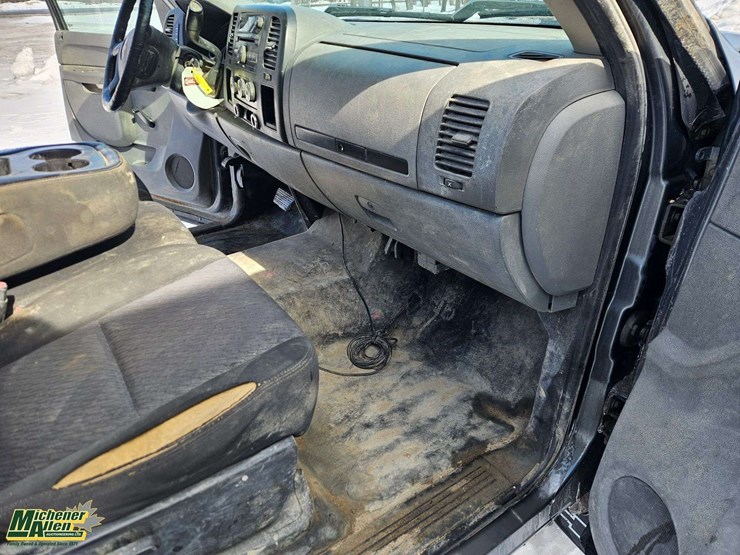 2011-chevrolet-silverado-1500-image-19