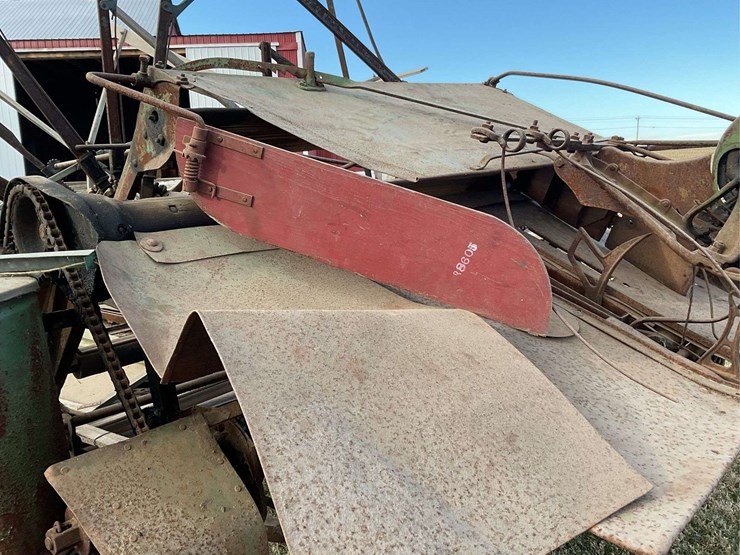 john-deere-8-image-32