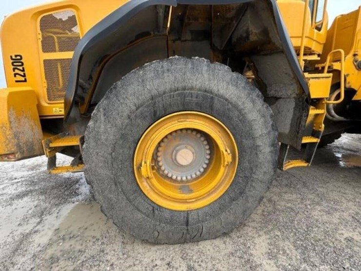 2012-volvo-l220g-image-17