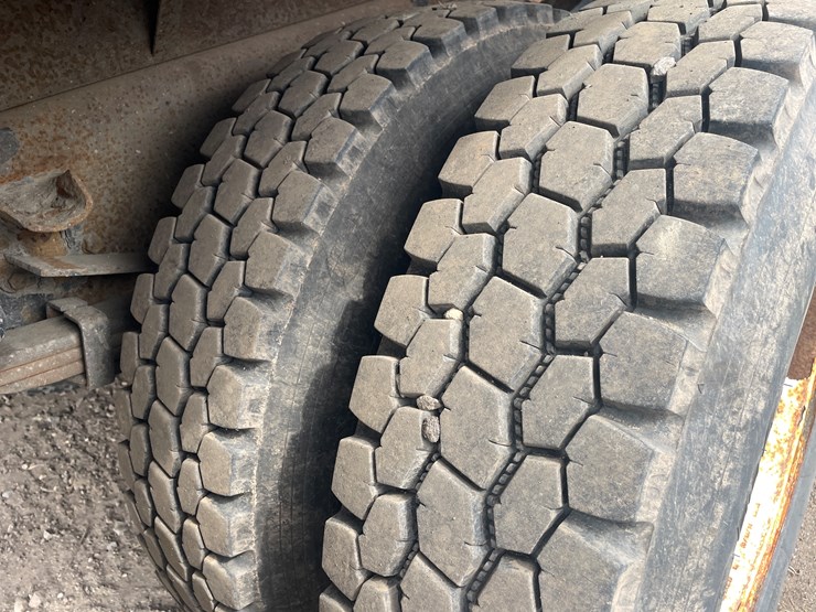 #212-•-2005-sterling-dump-truck-(has-mn-title)-(mora,-mn)-image-14