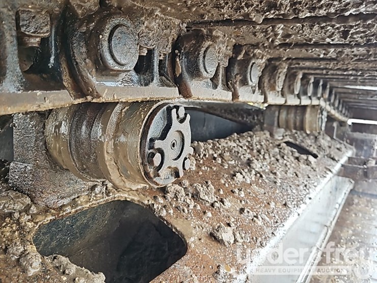 2016-deere-210g-image-22