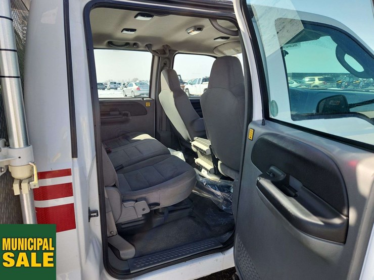 2005-ford-f550-image-31