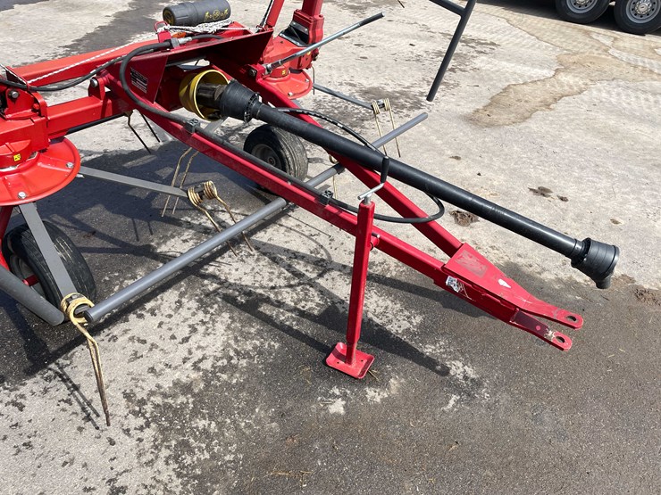 #146-•-h&s-hay-tedder-(stoughton,-wi)-image-19