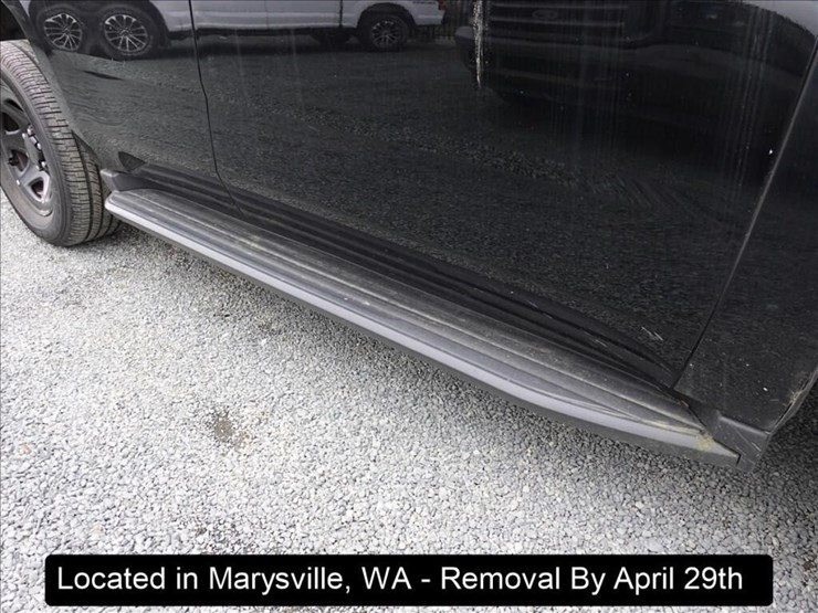 2017-chevrolet-tahoe-image-21