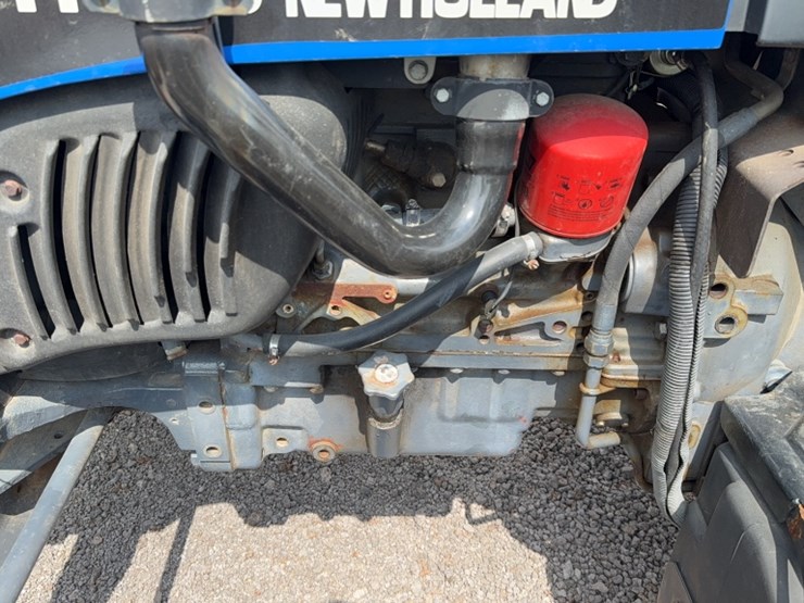 new-holland-tn70-image-16