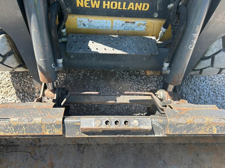 2016-new-holland-l234-image-10