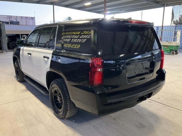 2017-chevrolet-tahoe-image-5
