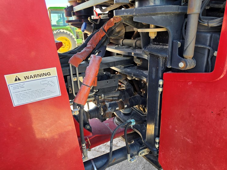 2014-case-ih-420-image-21