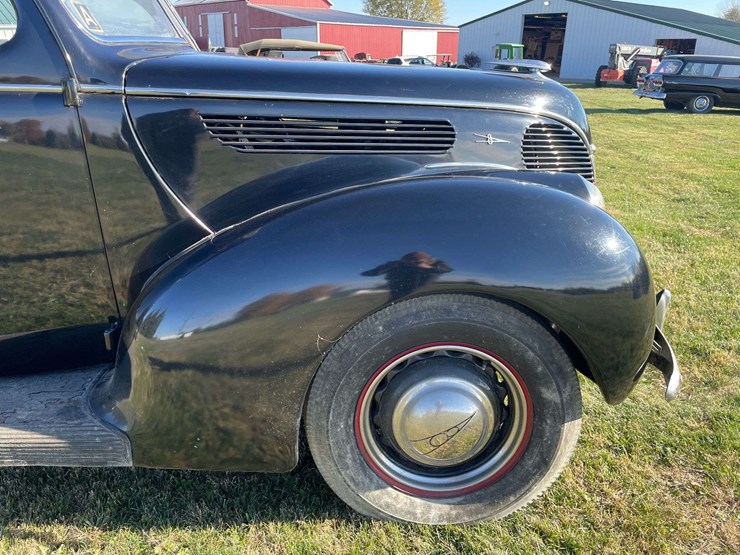 1938-ford-two-door-deluxe-sedan---original-car!-image-30