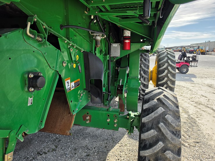 2006-john-deere-9560-sts-image-23