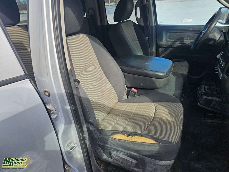 2012-dodge-1500-image-26