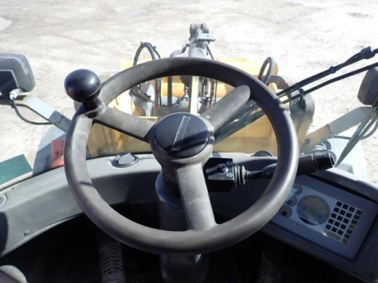 2011-deere-304j-image-11