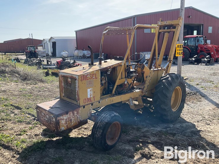 allis-chalmers-i-500-rough-terrain-forklift-image-5