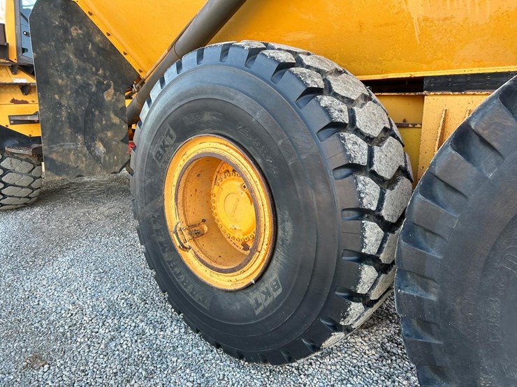 2014-volvo-a25g-image-16