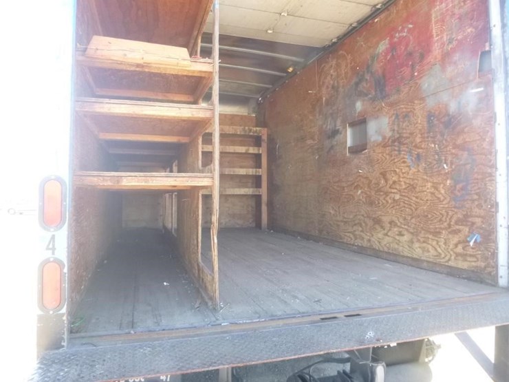 2021-ford-f550-image-10