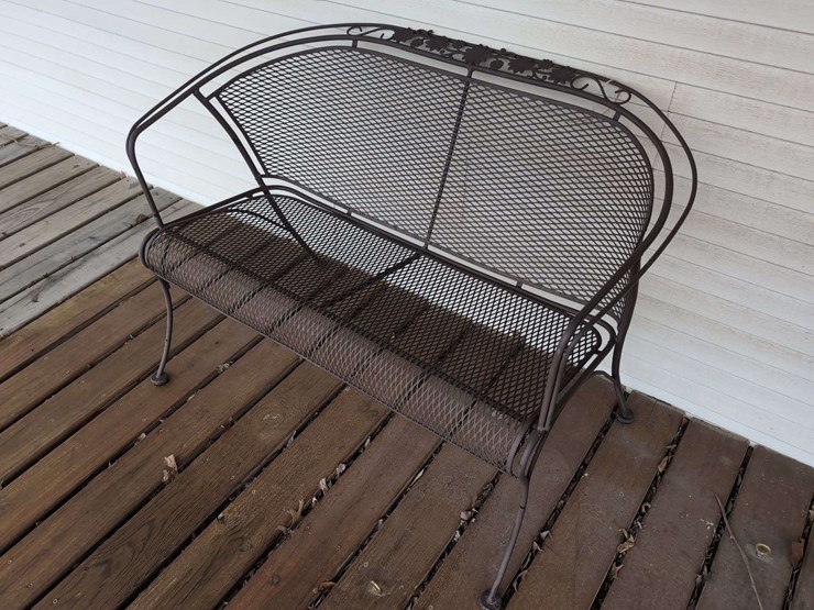 metal-outdoor-bench-image-3