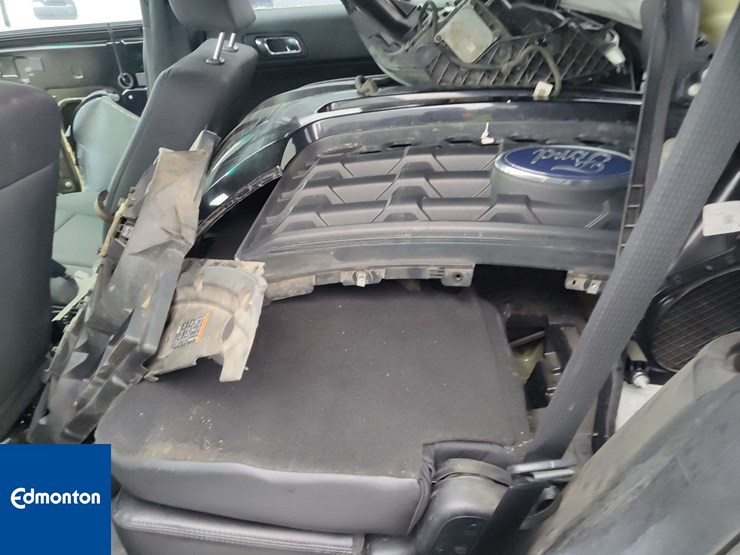 2017-ford-explorer-image-13