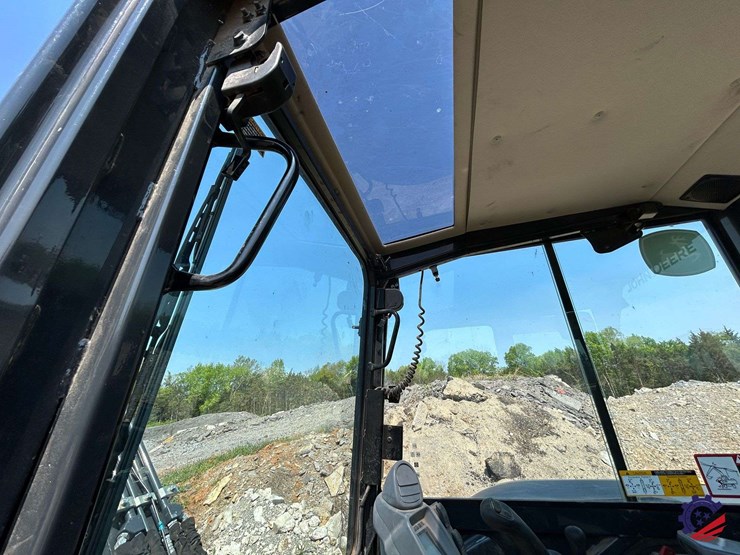 2021-deere-60g-image-53