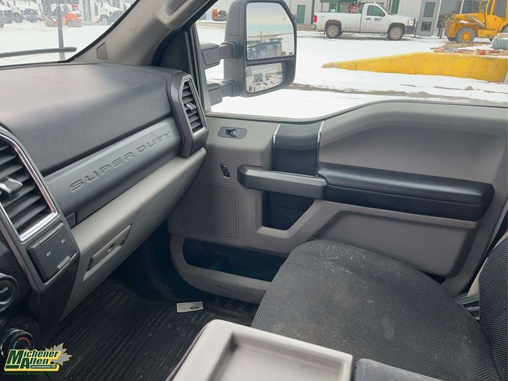 2017-ford-f350-image-19