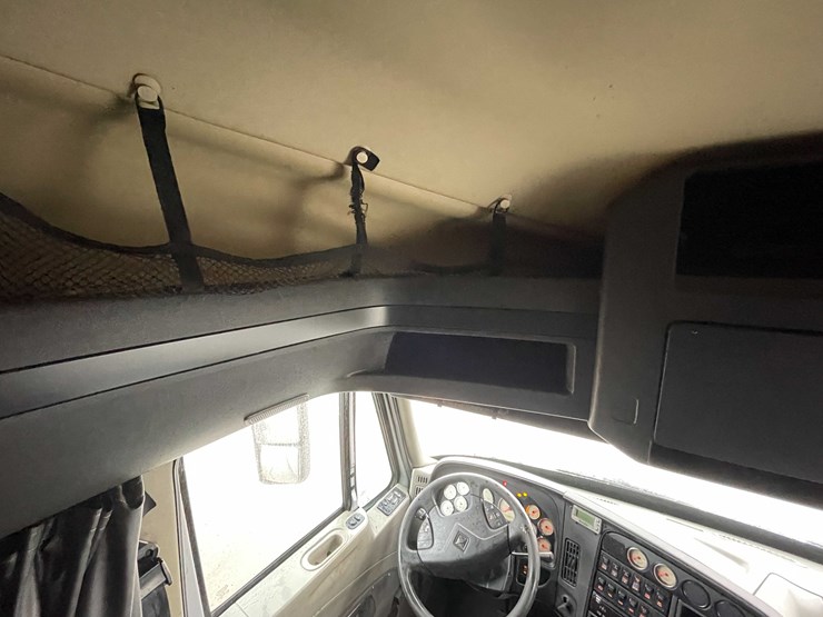 #230-•-2016-international-semi-tractor-(has-wi-title)-(denmark,-wi)-image-53