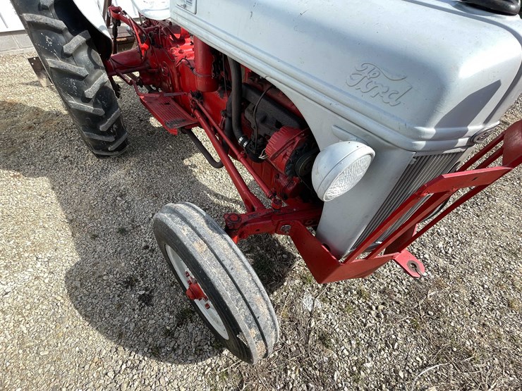 1948-ford-8n-image-26