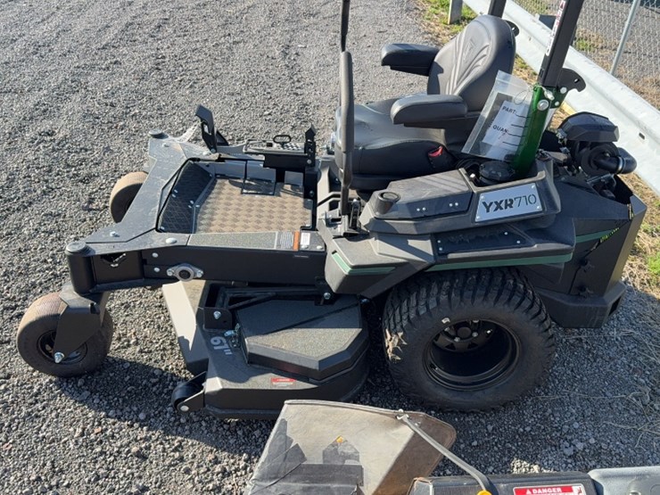 #4061-•-yakta-yxr-710-zero-turn-mower-image-11