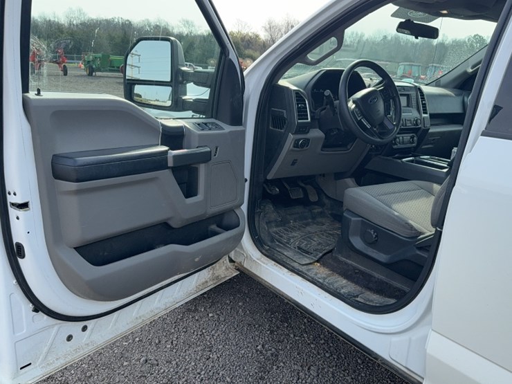 2016-ford-f150-image-16