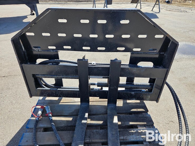 2025-massey-ferguson-730-image-13