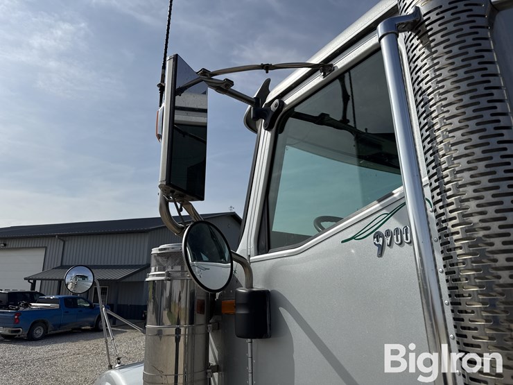 2013-international-9900-image-18