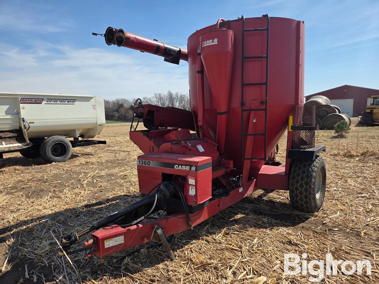 case-ih-fps-1360-0049-grinder-mixer-w/scale-image-1