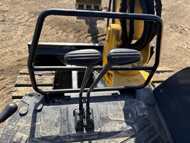 2015-caterpillar-305.5e2-cr-image-26