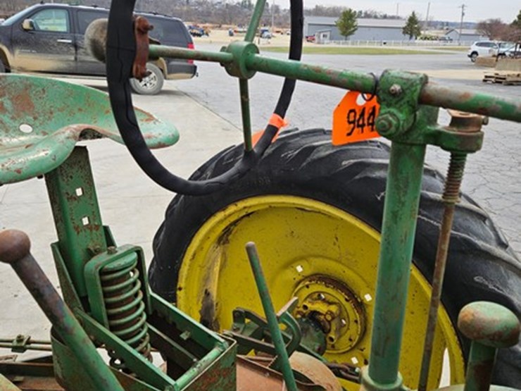 john-deere-model-b-image-22