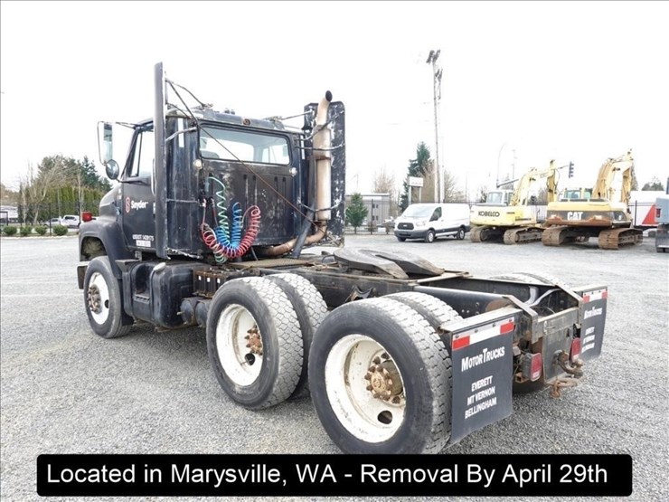 1985-international-s2300-image-16