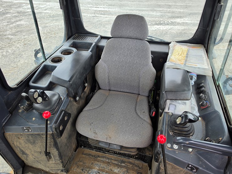 2013-deere-650k-xlt-image-10