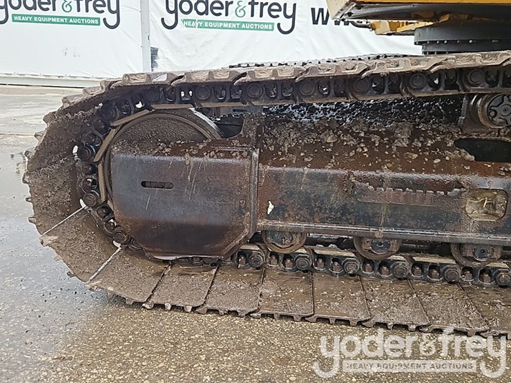 2016-deere-210g-image-21