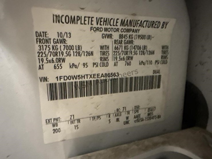 2014-ford-f550-image-19