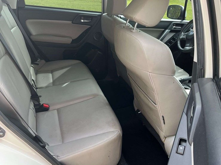 2015-subaru-forester-image-16