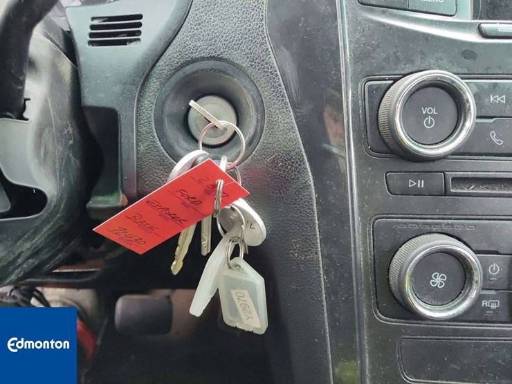 2017-ford-explorer-image-18